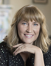 Evakarin Wallin Headshot
