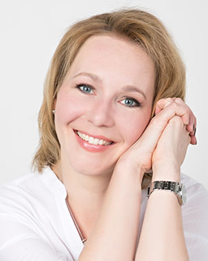 Beata Kovacs Headshot